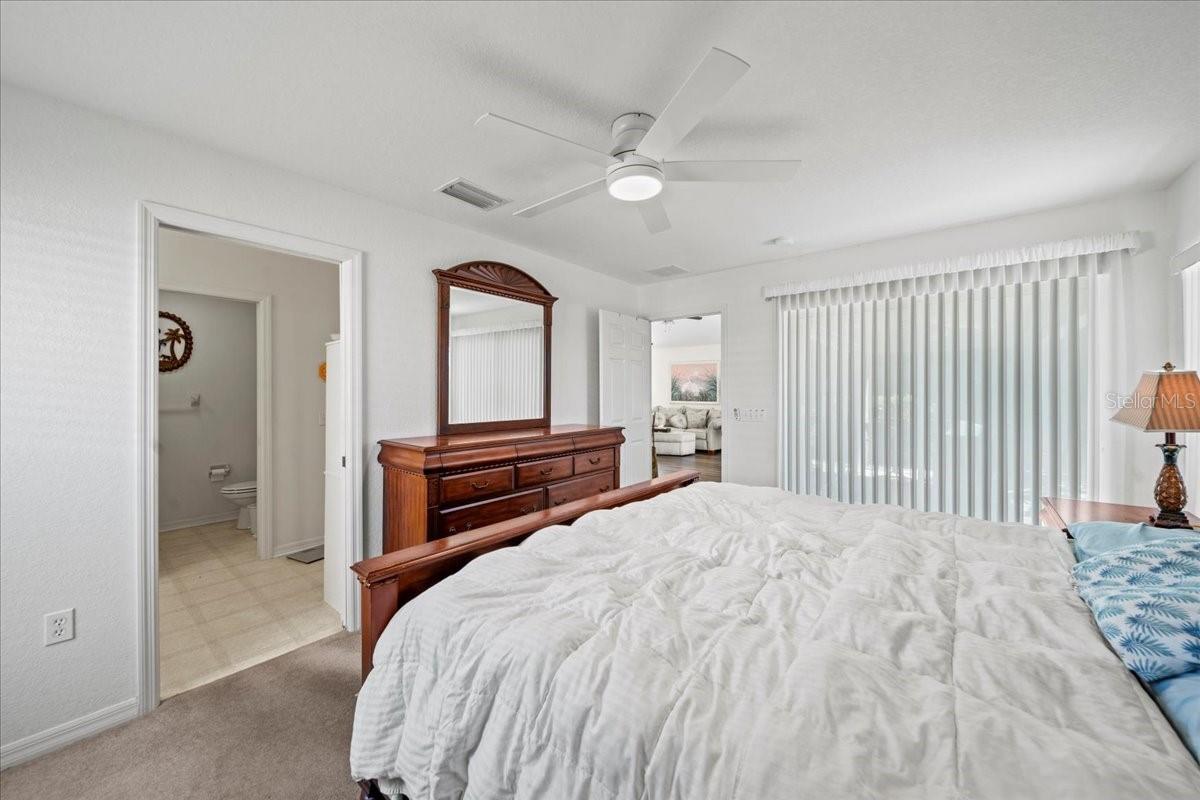 Image 21 of 42 For 364 Lake Suzanne Drive