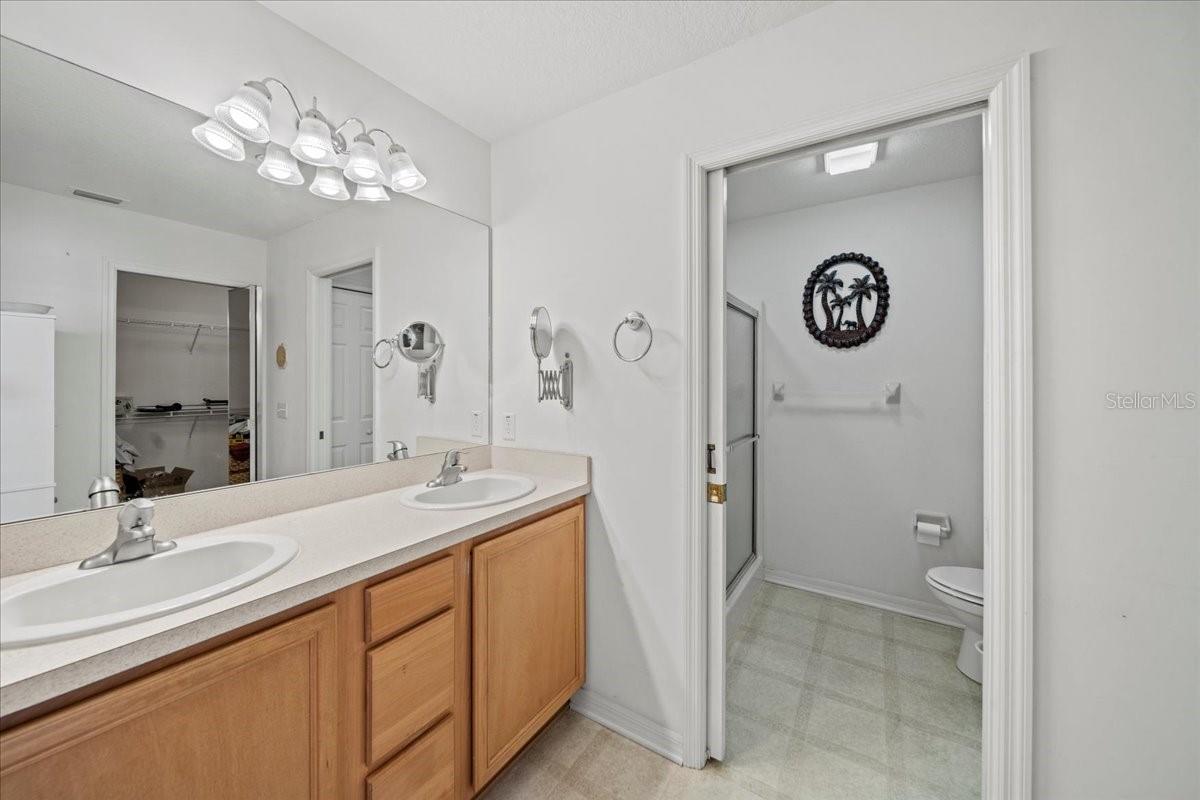 Image 22 of 42 For 364 Lake Suzanne Drive