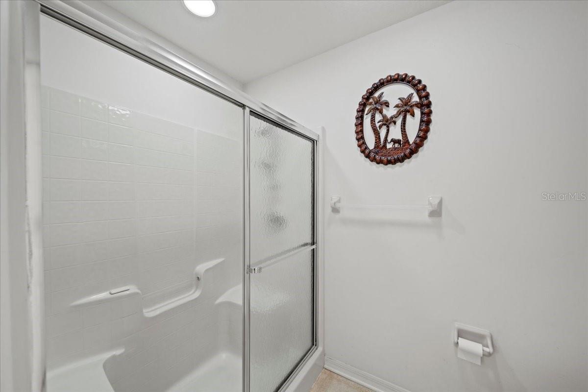 Image 23 of 42 For 364 Lake Suzanne Drive