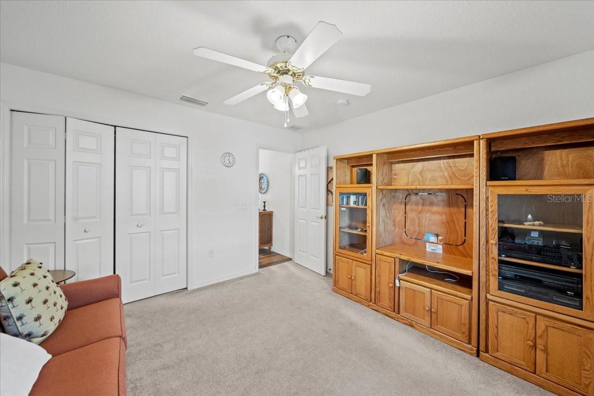 Image 27 of 42 For 364 Lake Suzanne Drive