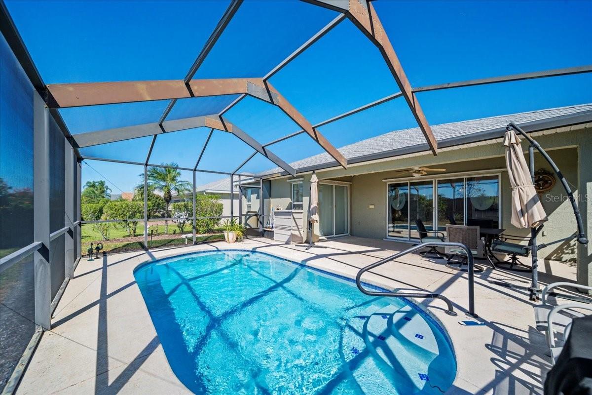 Image 3 of 42 For 364 Lake Suzanne Drive