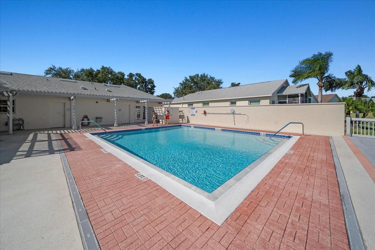 Image 33 of 42 For 364 Lake Suzanne Drive