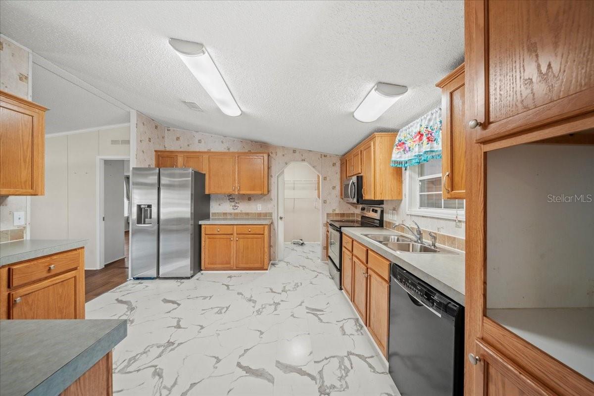 Image 10 of 58 For 101 Edgewood Boulevard