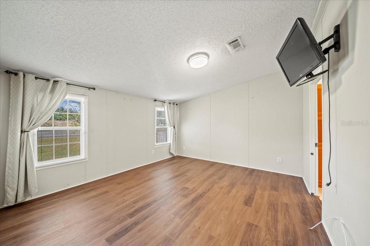 Image 13 of 58 For 101 Edgewood Boulevard