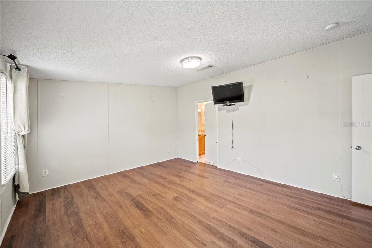 Image 14 of 58 For 101 Edgewood Boulevard