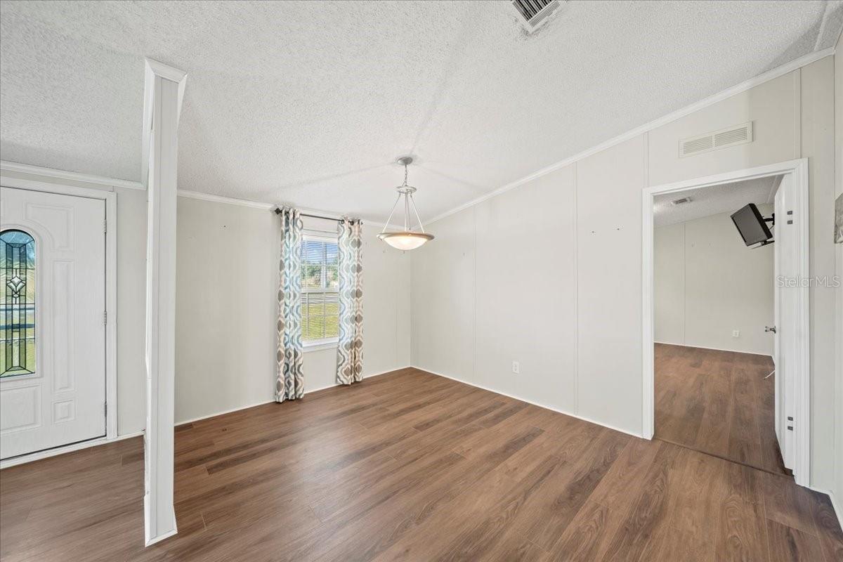 Image 22 of 58 For 101 Edgewood Boulevard