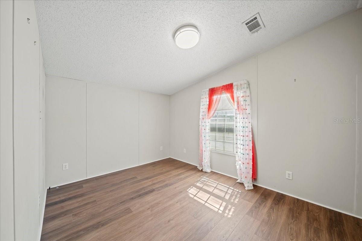 Image 27 of 58 For 101 Edgewood Boulevard