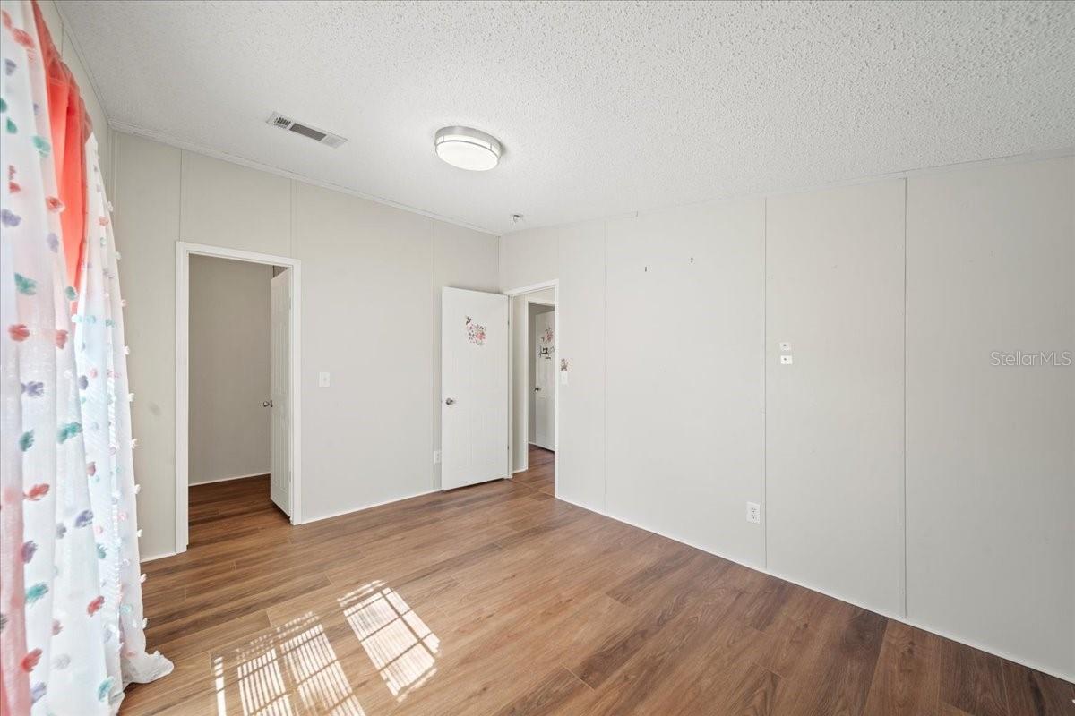 Image 29 of 58 For 101 Edgewood Boulevard