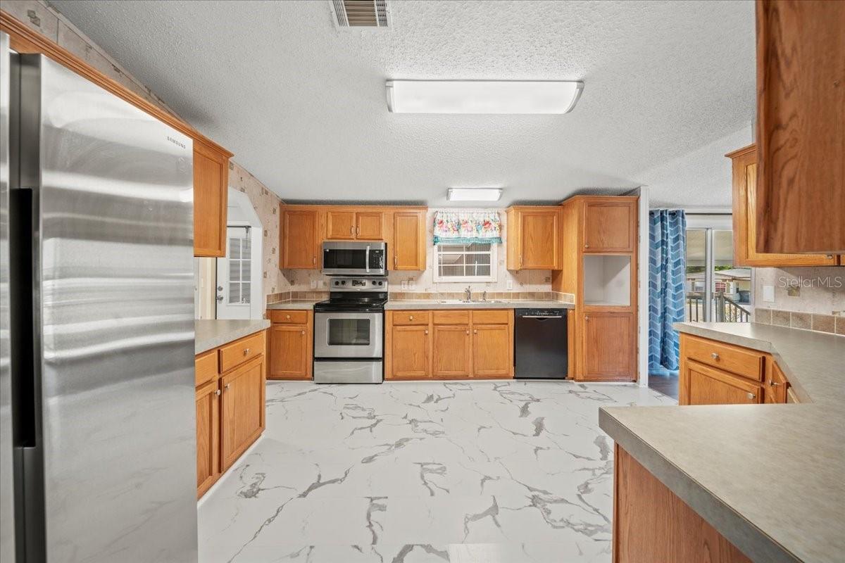 Image 9 of 58 For 101 Edgewood Boulevard