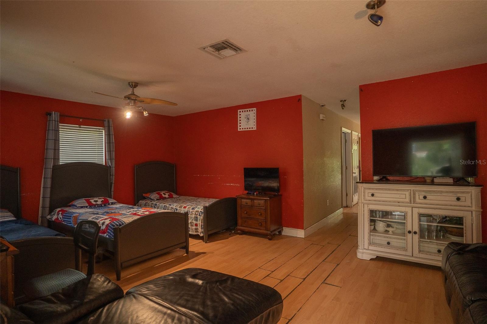 Image 3 of 26 For 1128 Neville Avenue