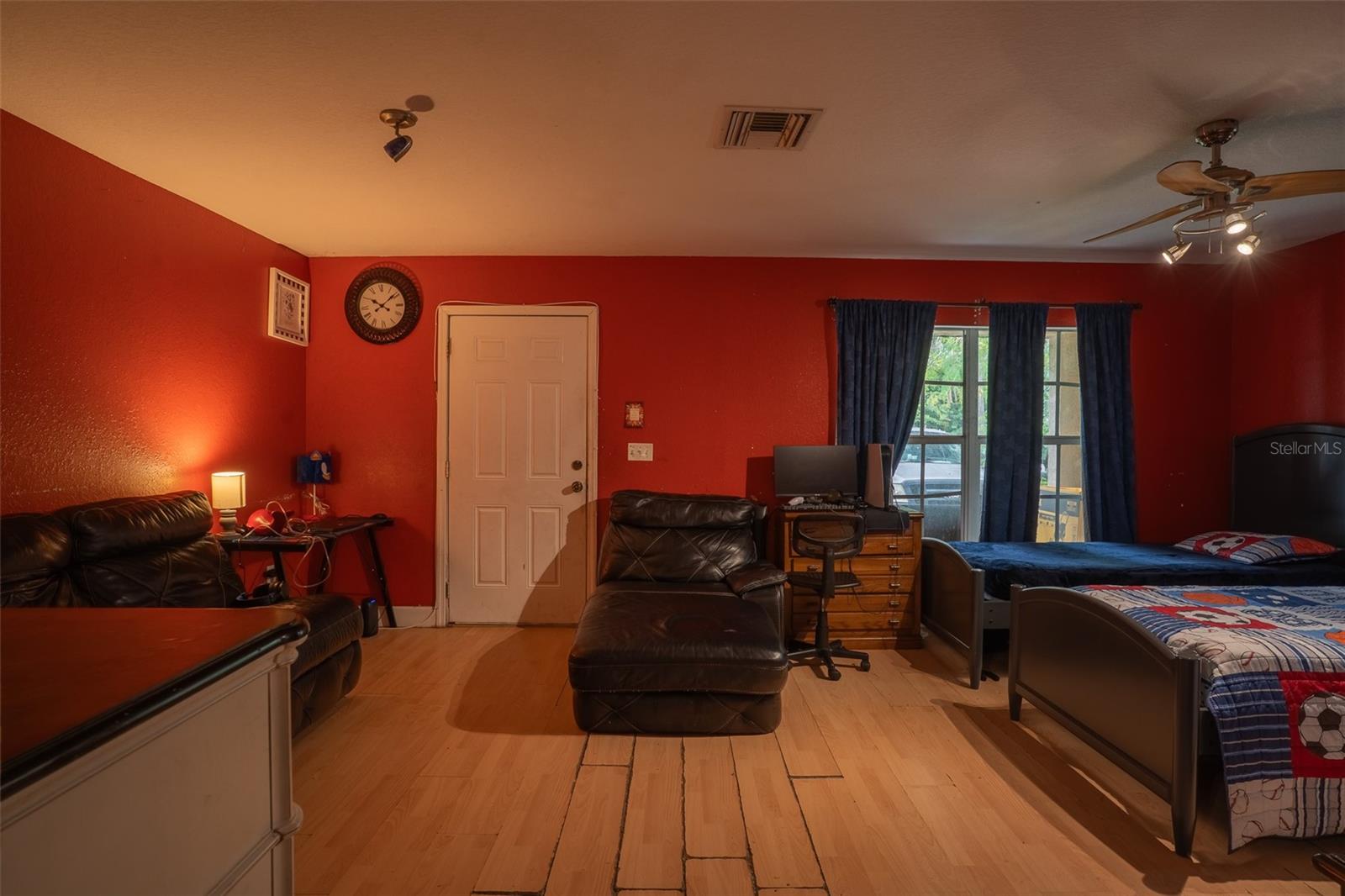 Image 4 of 26 For 1128 Neville Avenue