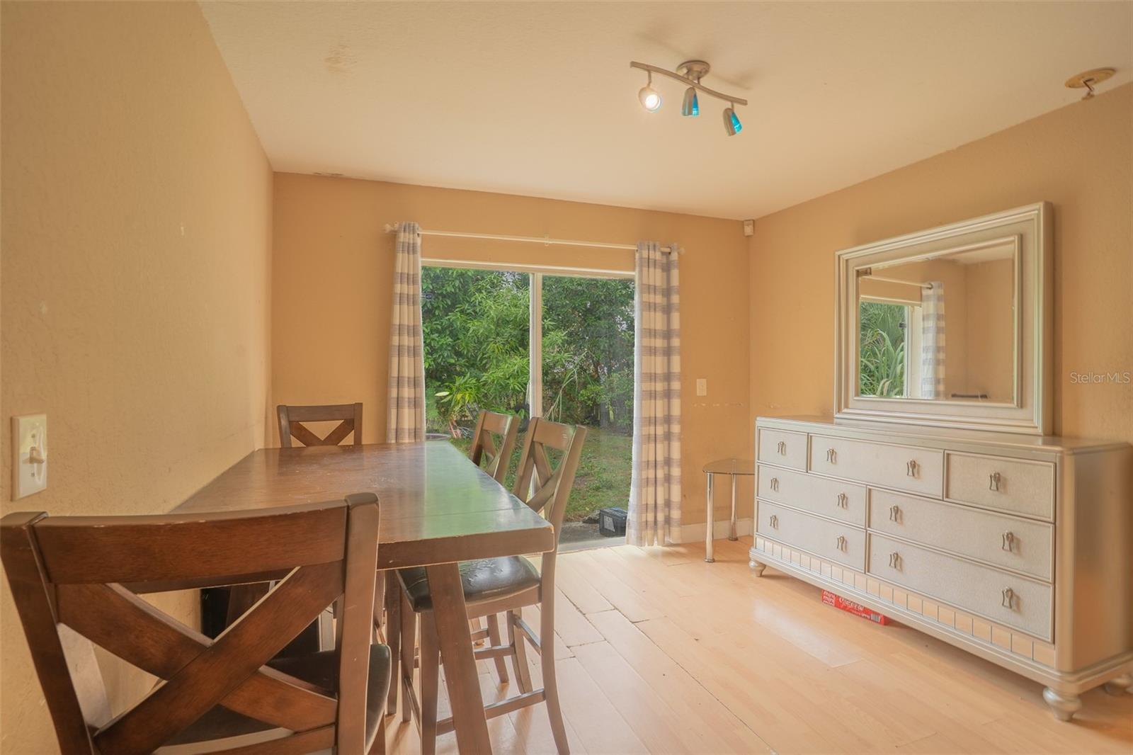 Image 5 of 26 For 1128 Neville Avenue