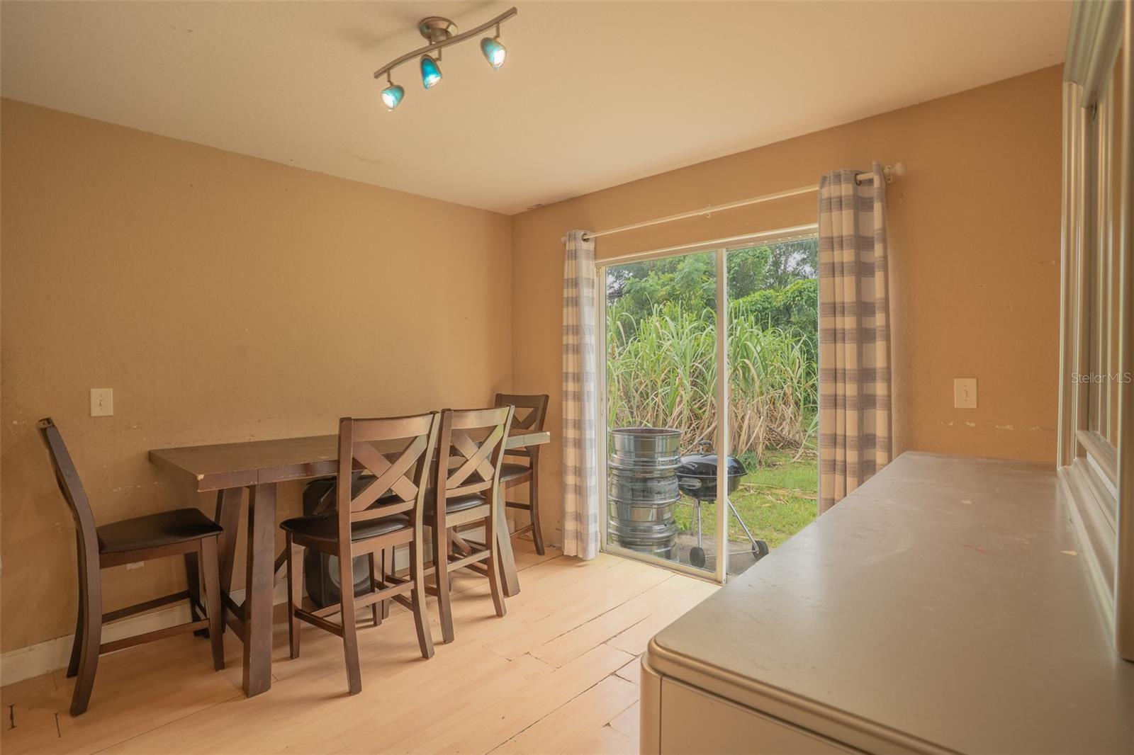 Image 7 of 26 For 1128 Neville Avenue