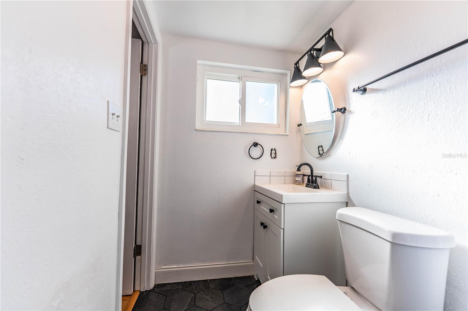 Image 40 of 63 For 2180 Willow Oak Road