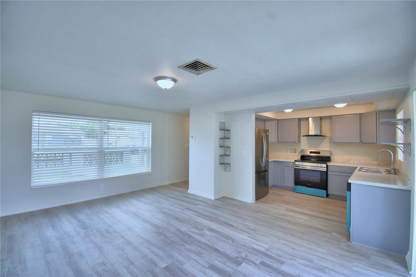 Image 14 of 36 For 285 17th Street