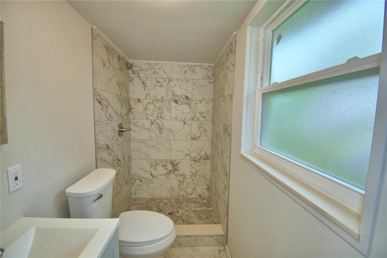 Image 24 of 36 For 285 17th Street