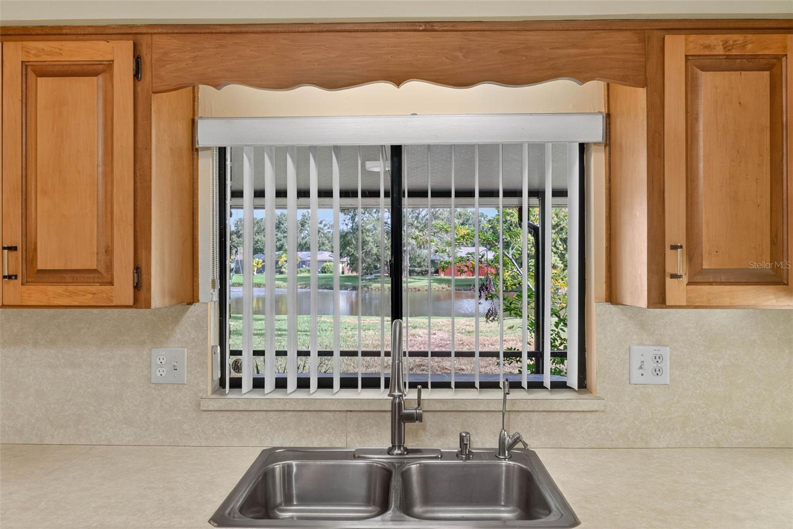 Image 16 of 59 For 180 Greenfield Road