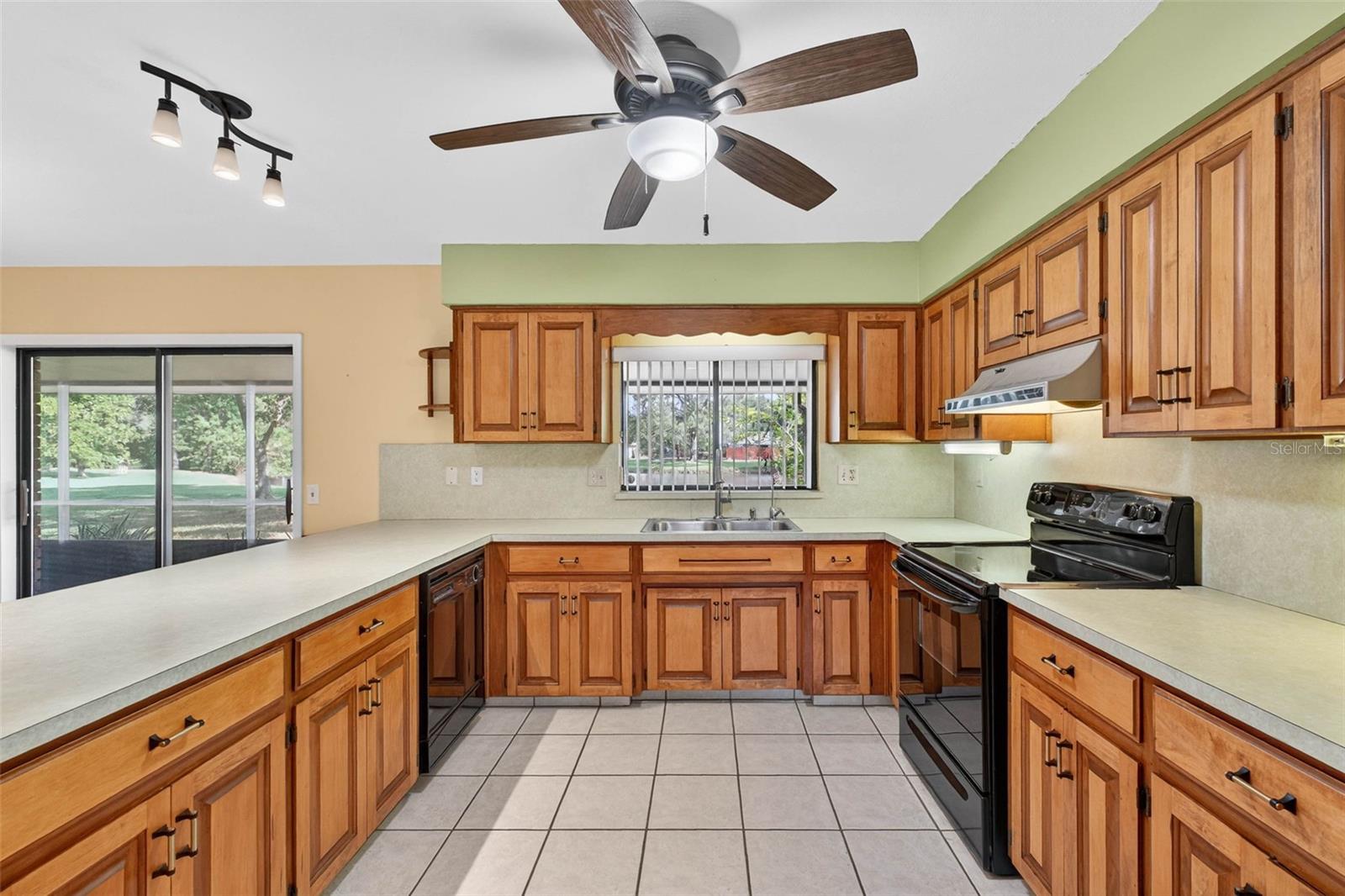 Image 17 of 59 For 180 Greenfield Road