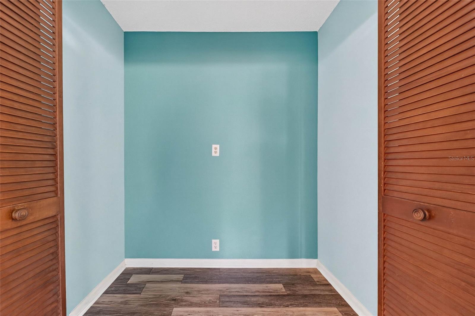 Image 25 of 59 For 180 Greenfield Road