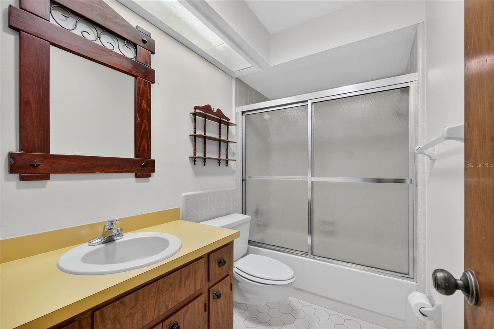 Image 28 of 59 For 180 Greenfield Road