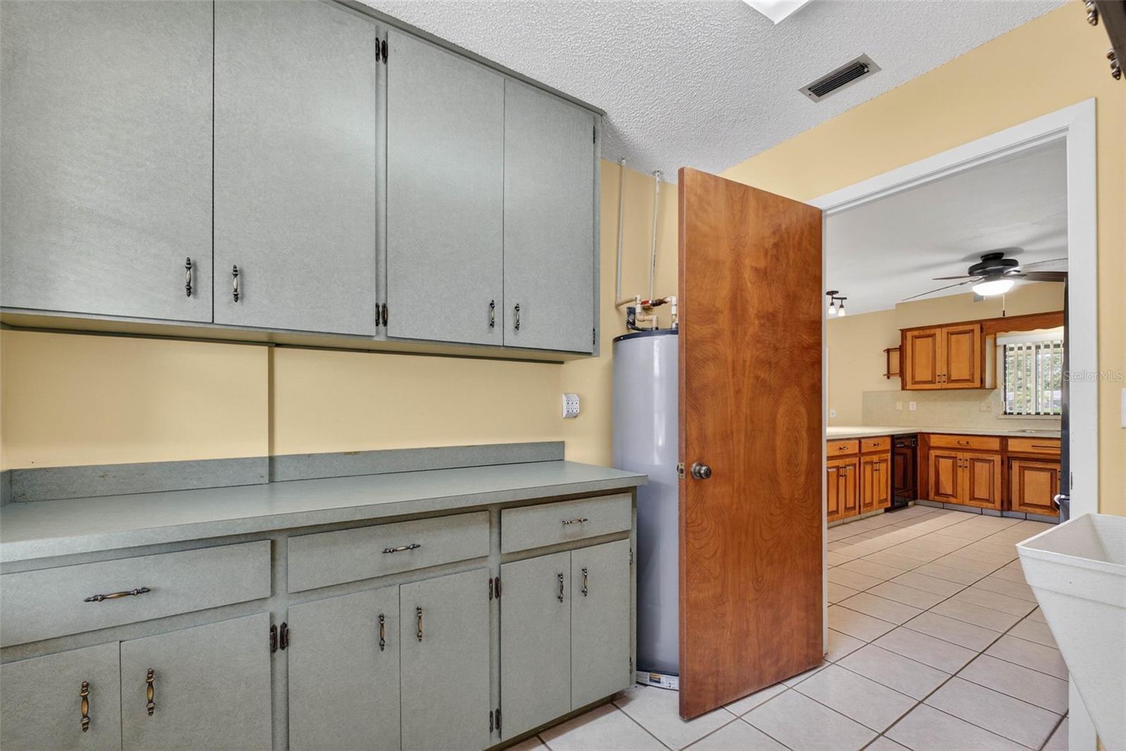 Image 34 of 59 For 180 Greenfield Road