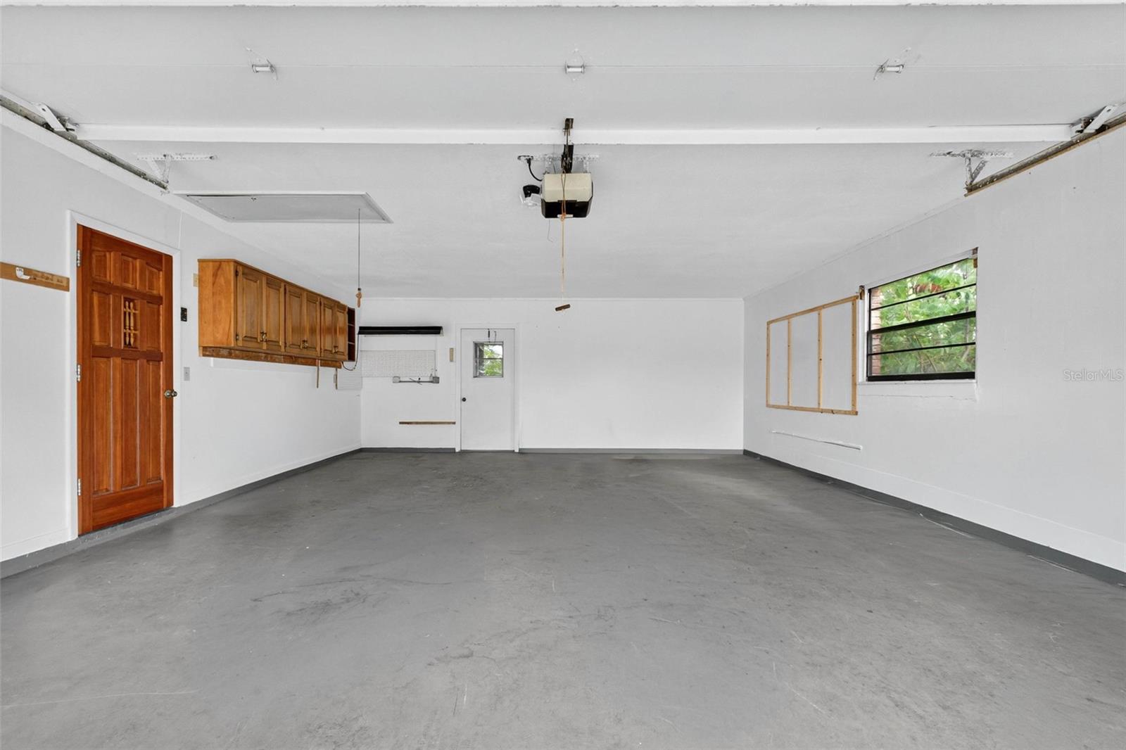 Image 36 of 59 For 180 Greenfield Road