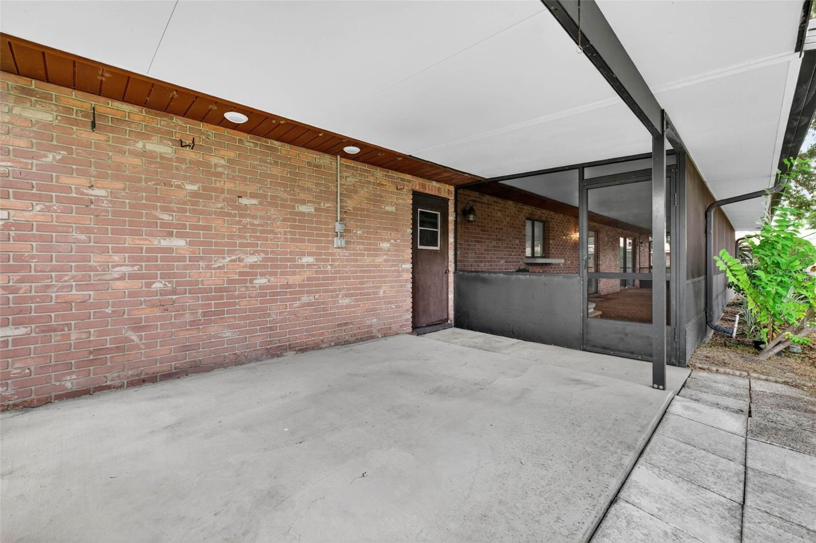 Image 39 of 59 For 180 Greenfield Road