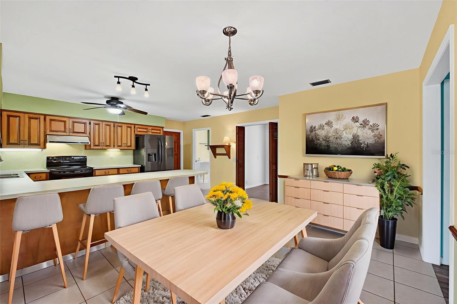 Image 4 of 59 For 180 Greenfield Road