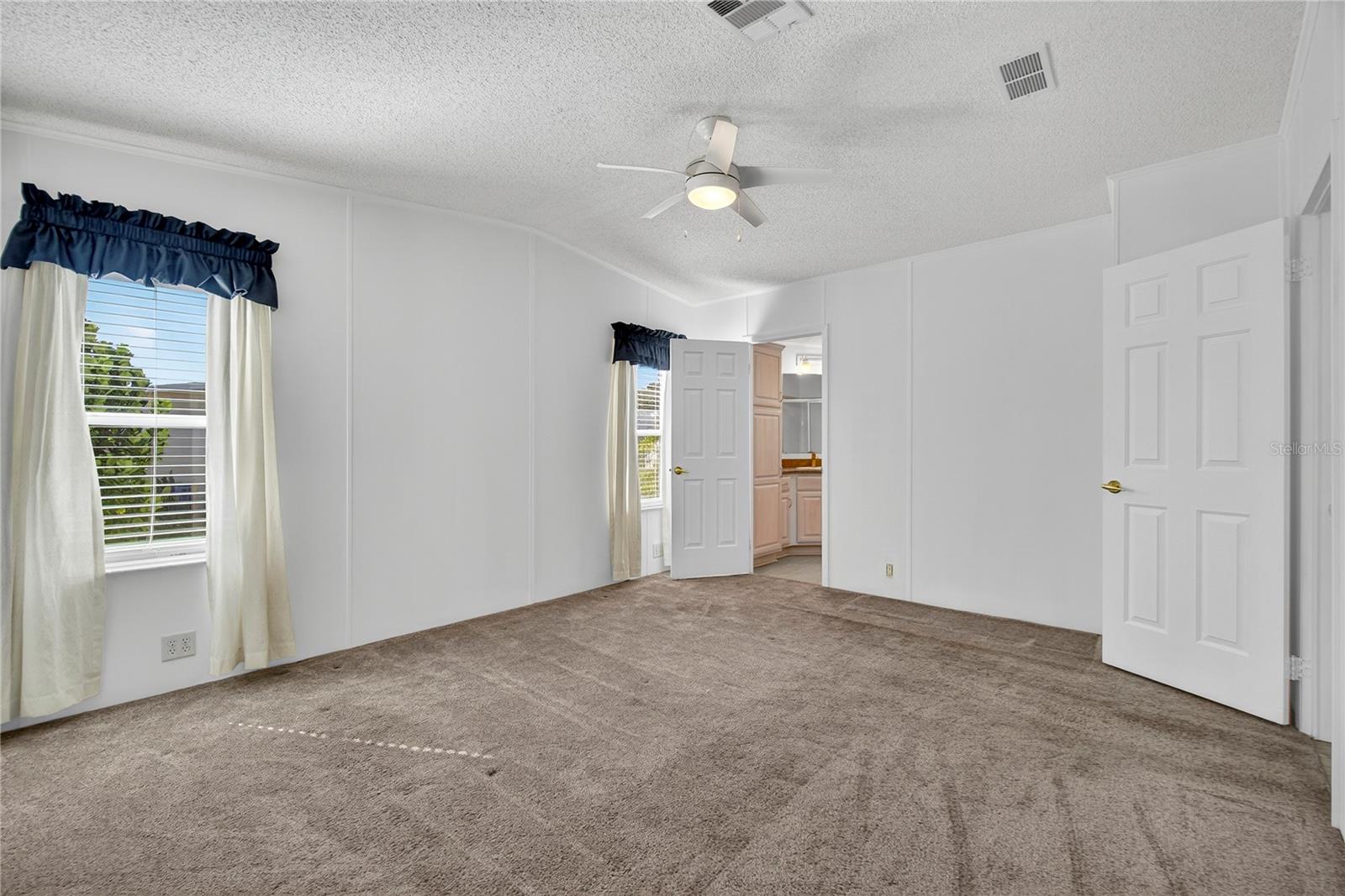 Image 19 of 45 For 6502 Oak Hammock Lane