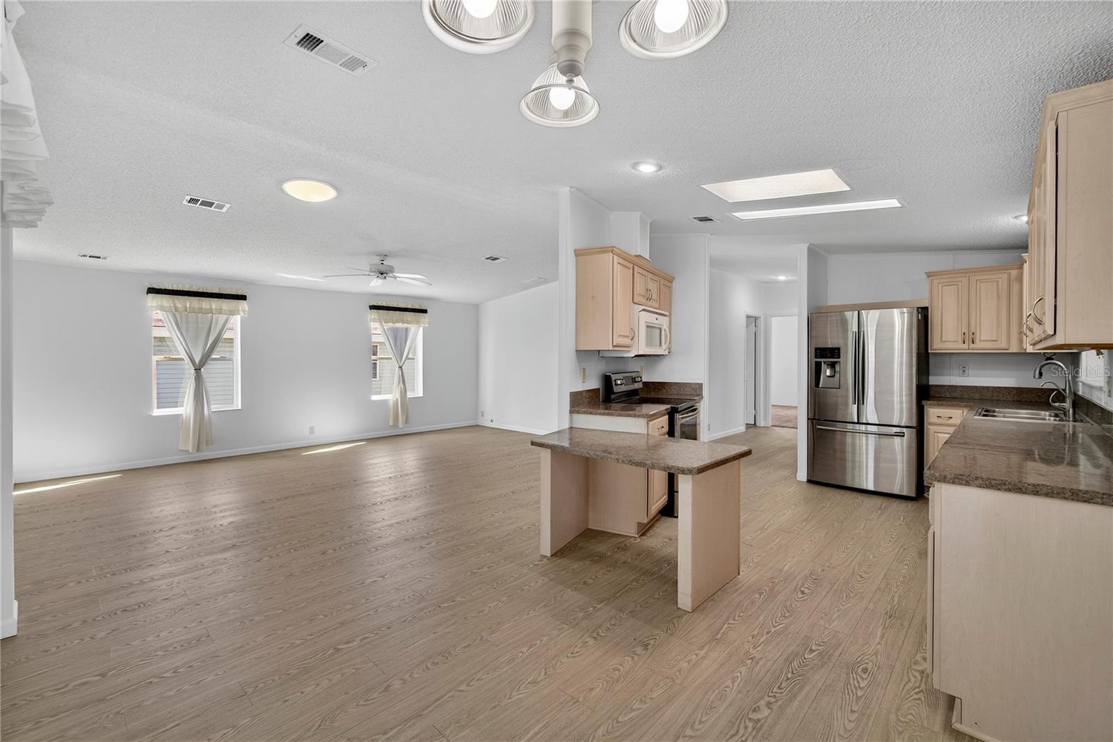 Image 4 of 45 For 6502 Oak Hammock Lane