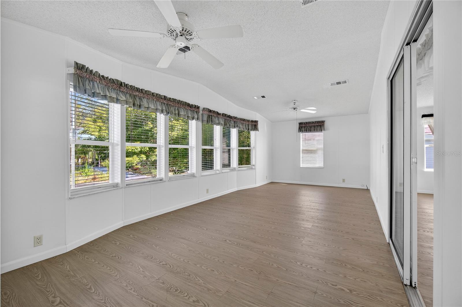 Image 7 of 45 For 6502 Oak Hammock Lane