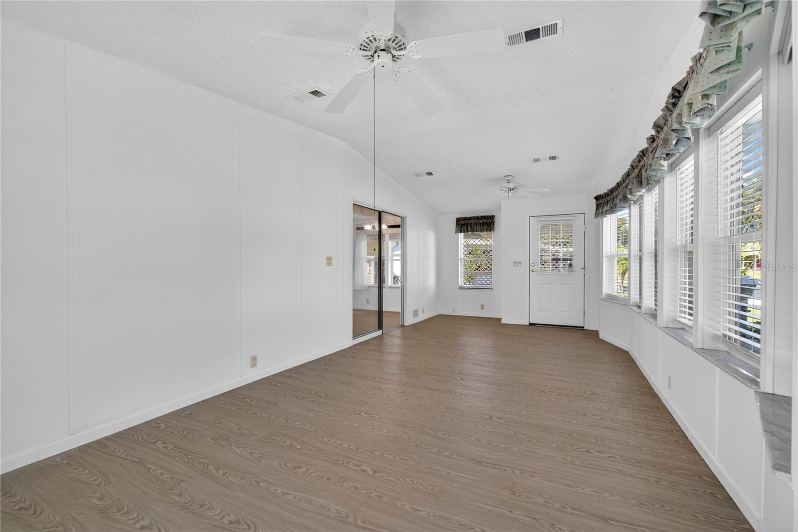 Image 8 of 45 For 6502 Oak Hammock Lane