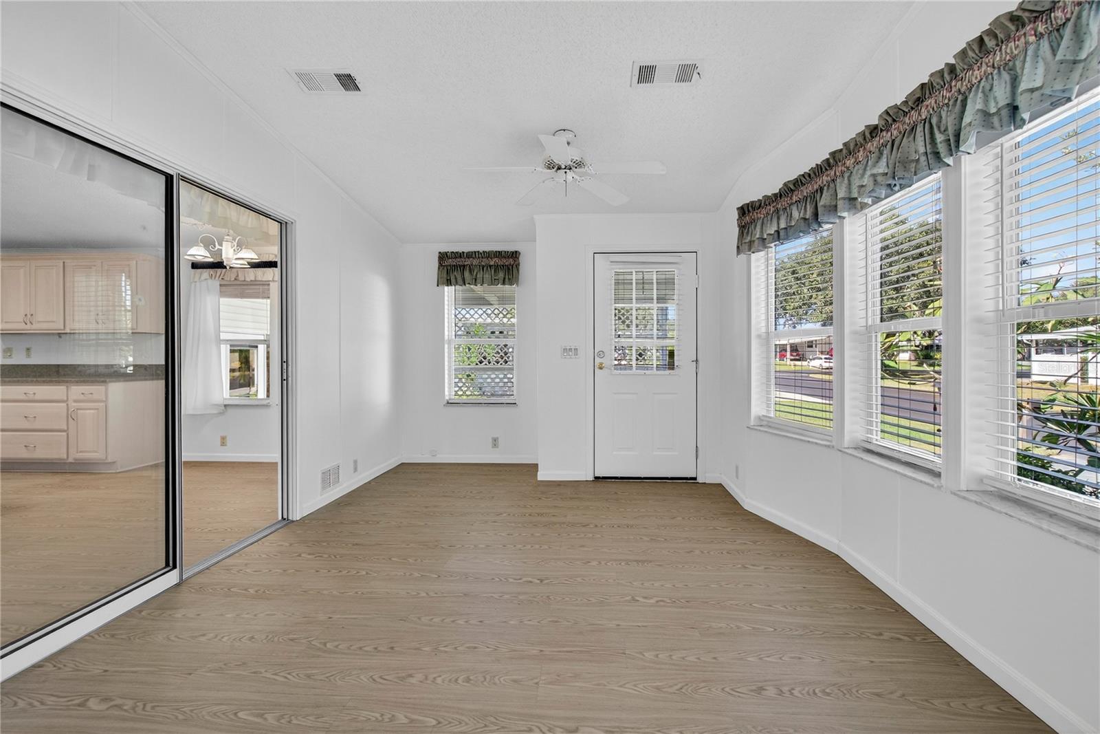 Image 9 of 45 For 6502 Oak Hammock Lane