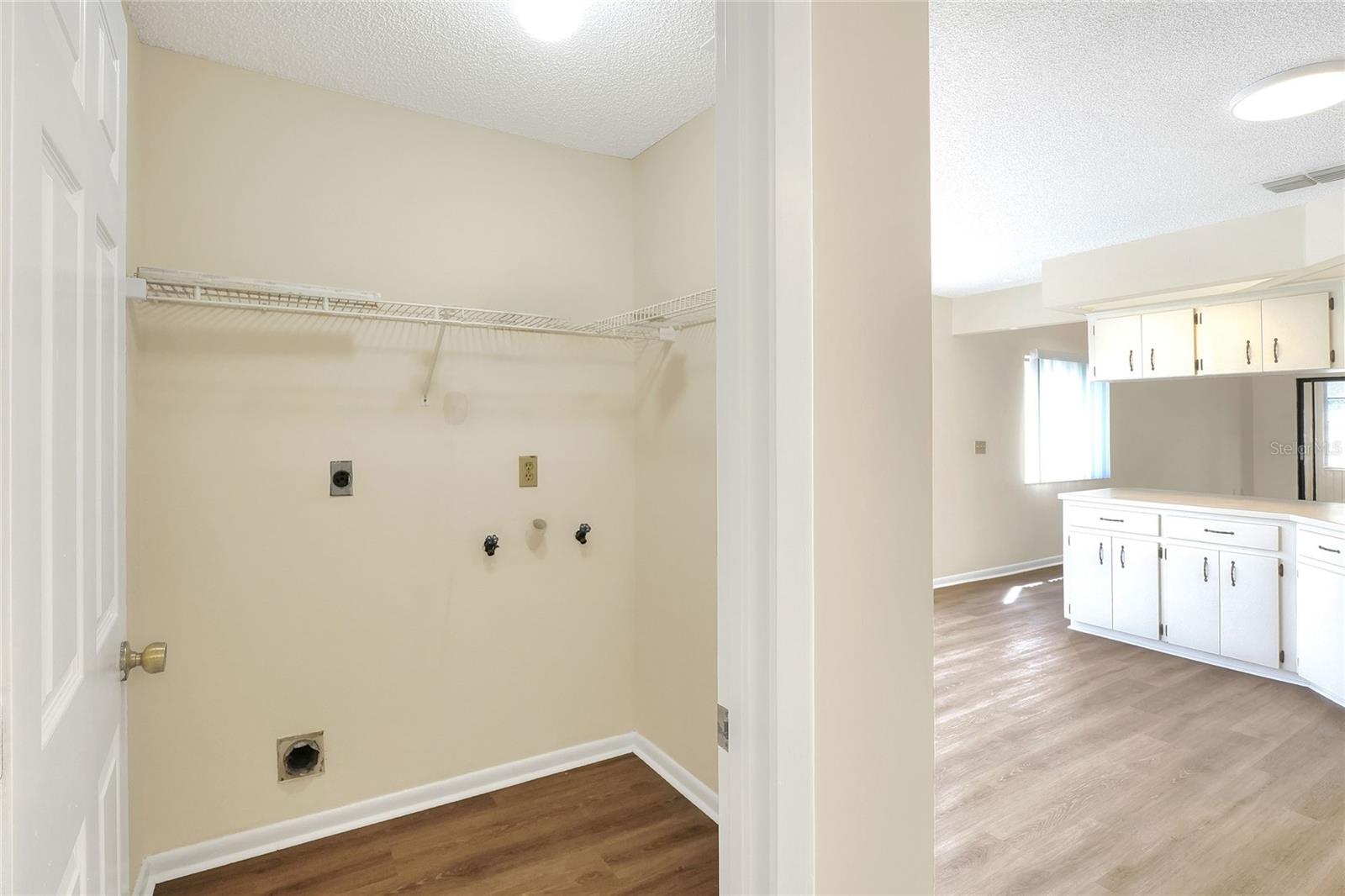 Image 11 of 37 For 4412 Glenns Landing