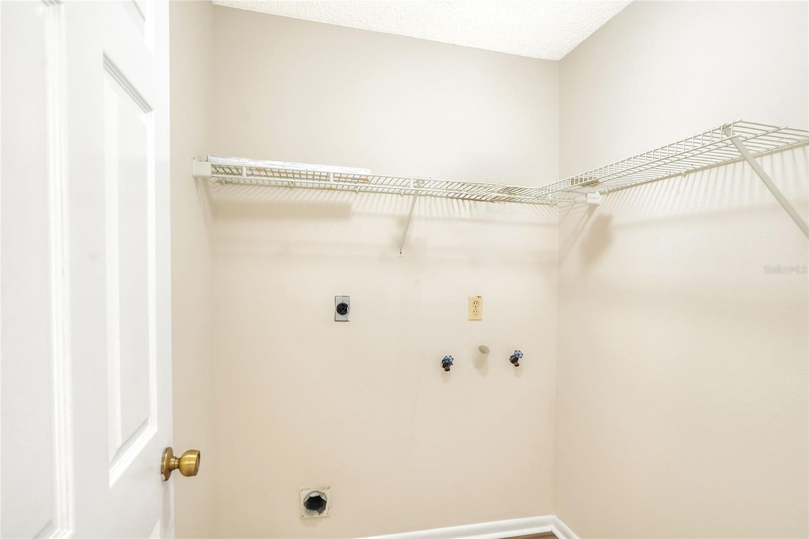 Image 12 of 37 For 4412 Glenns Landing