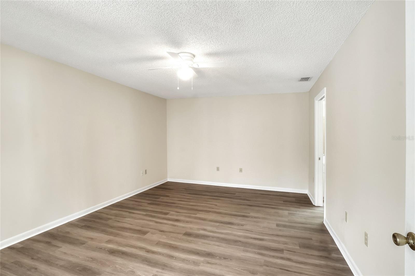 Image 14 of 37 For 4412 Glenns Landing