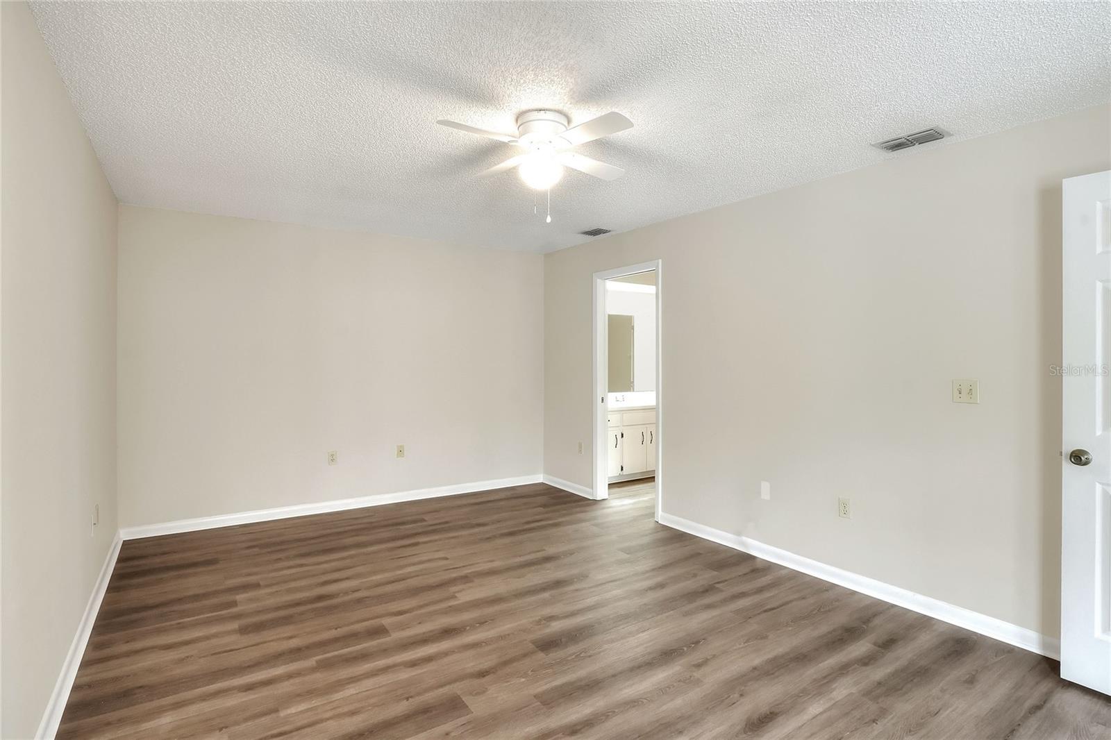 Image 15 of 37 For 4412 Glenns Landing