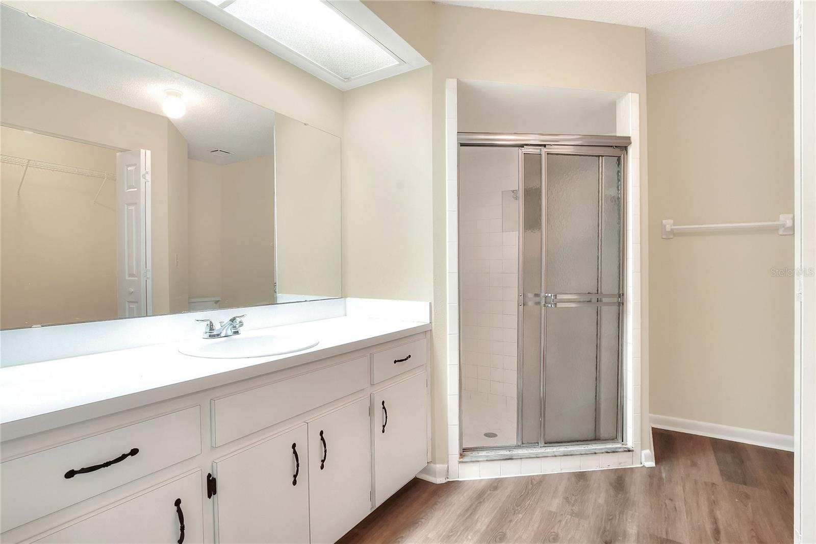 Image 17 of 37 For 4412 Glenns Landing