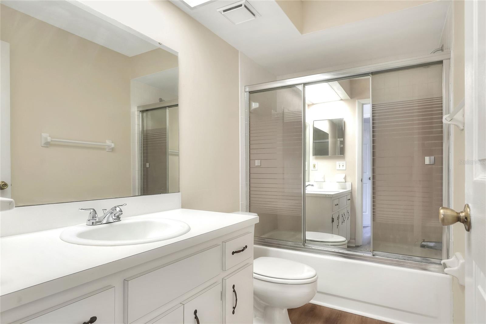 Image 22 of 37 For 4412 Glenns Landing