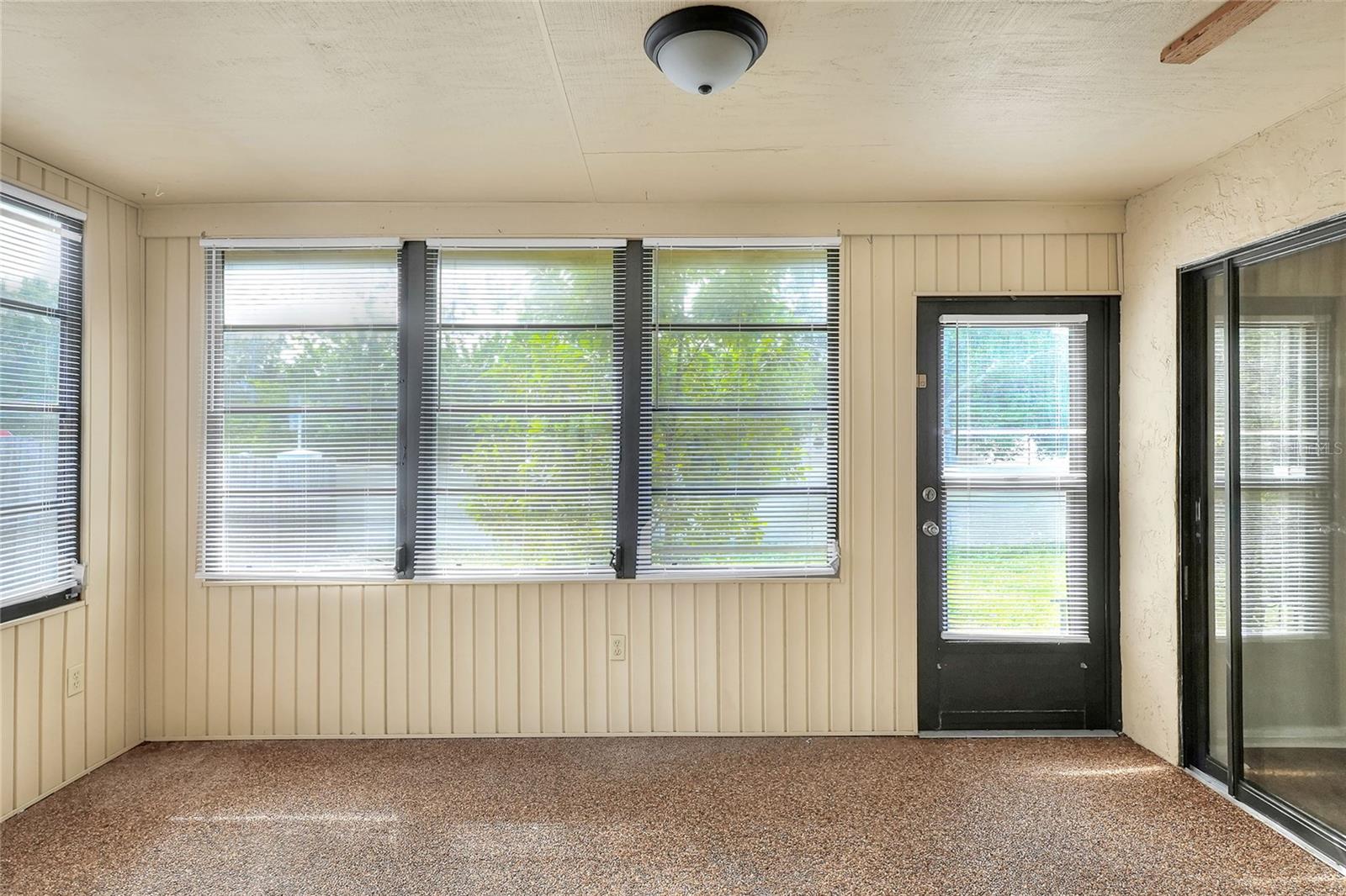 Image 24 of 37 For 4412 Glenns Landing