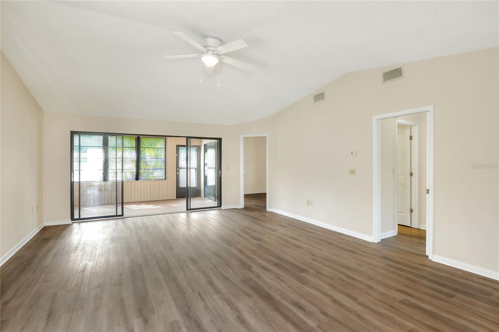 Image 5 of 37 For 4412 Glenns Landing