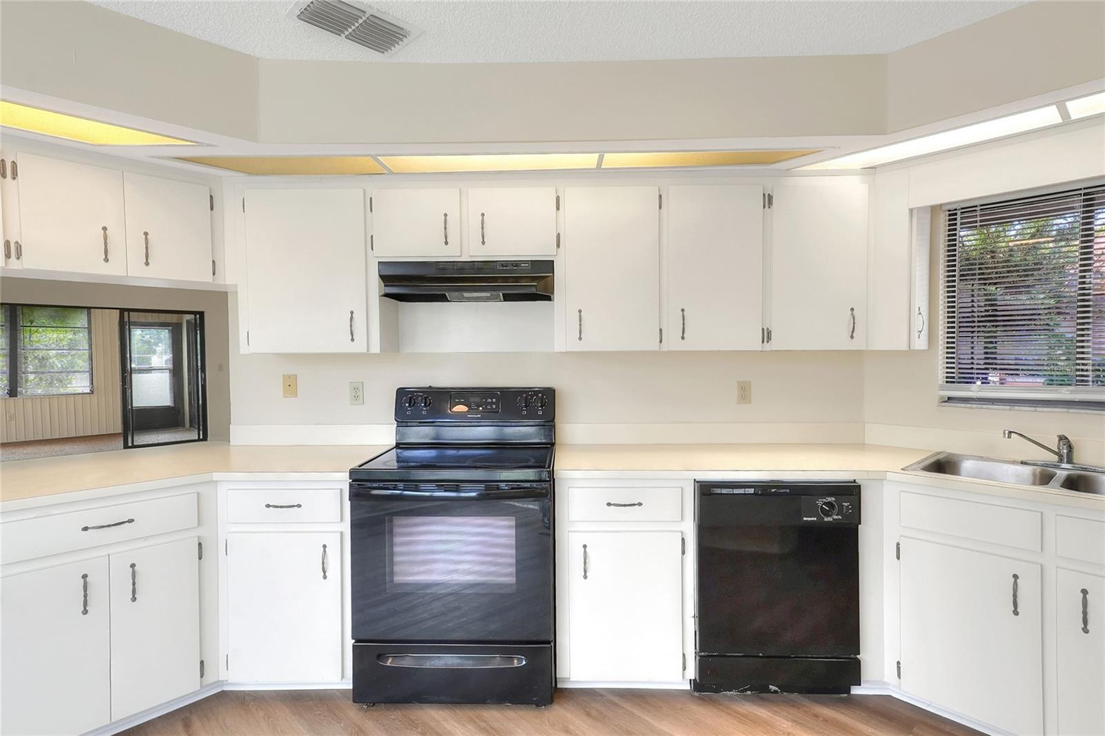 Image 9 of 37 For 4412 Glenns Landing