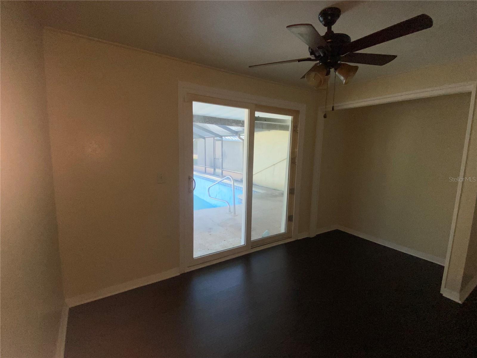 Image 13 of 19 For 124 Elaine Drive