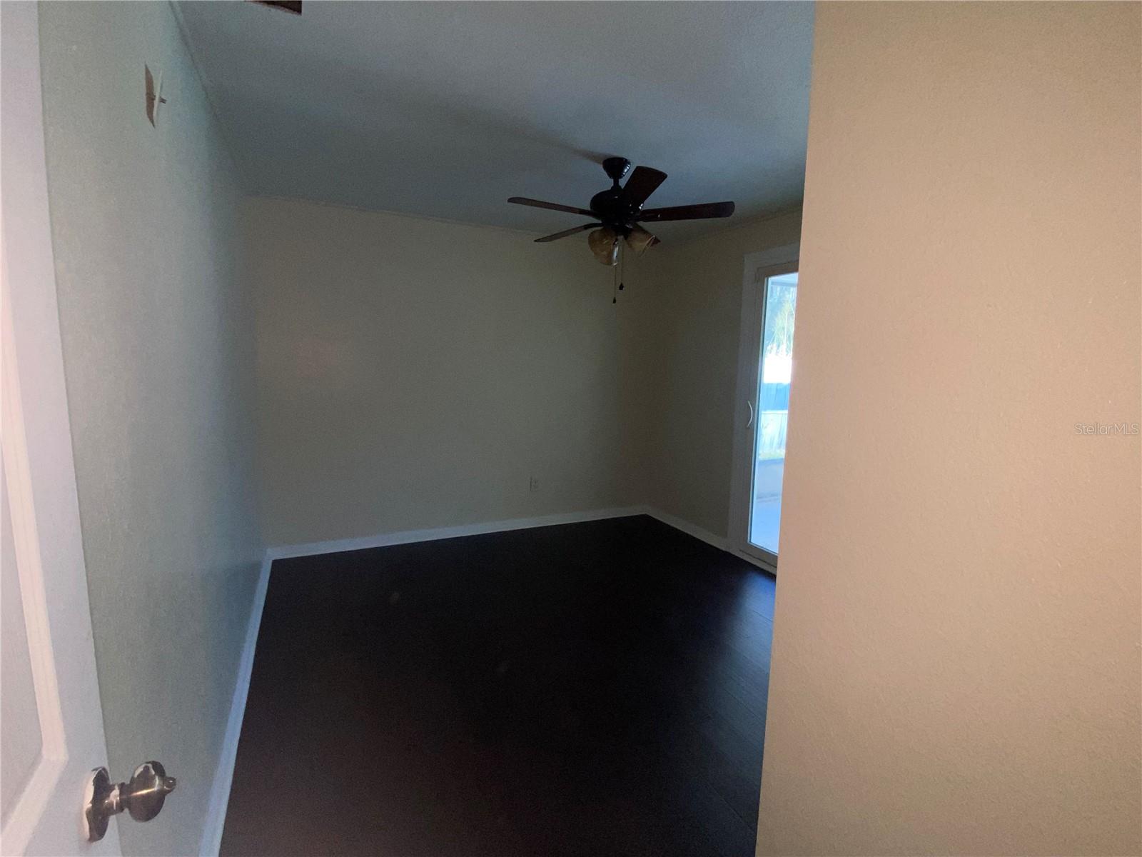 Image 14 of 19 For 124 Elaine Drive