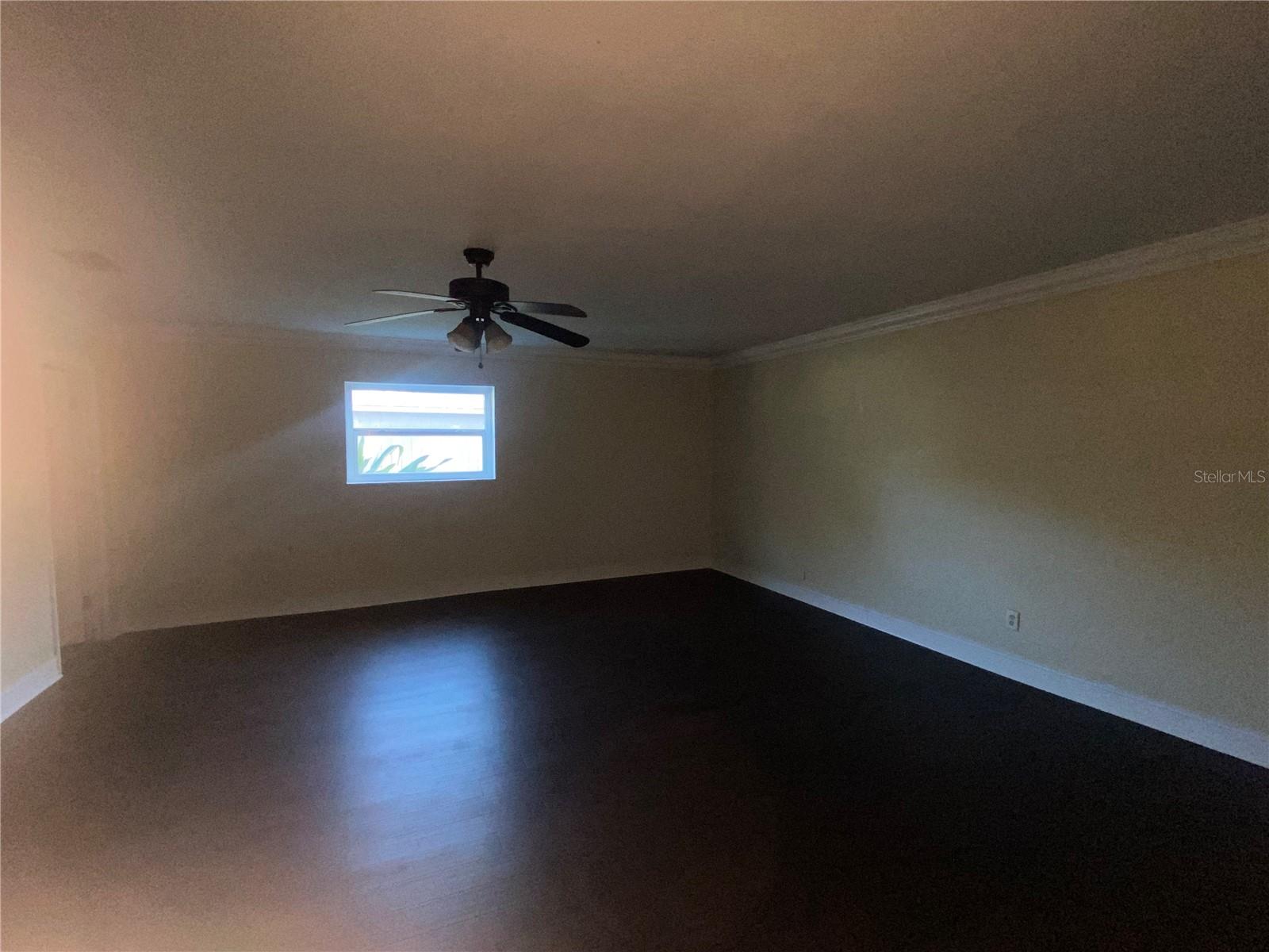 Image 7 of 19 For 124 Elaine Drive