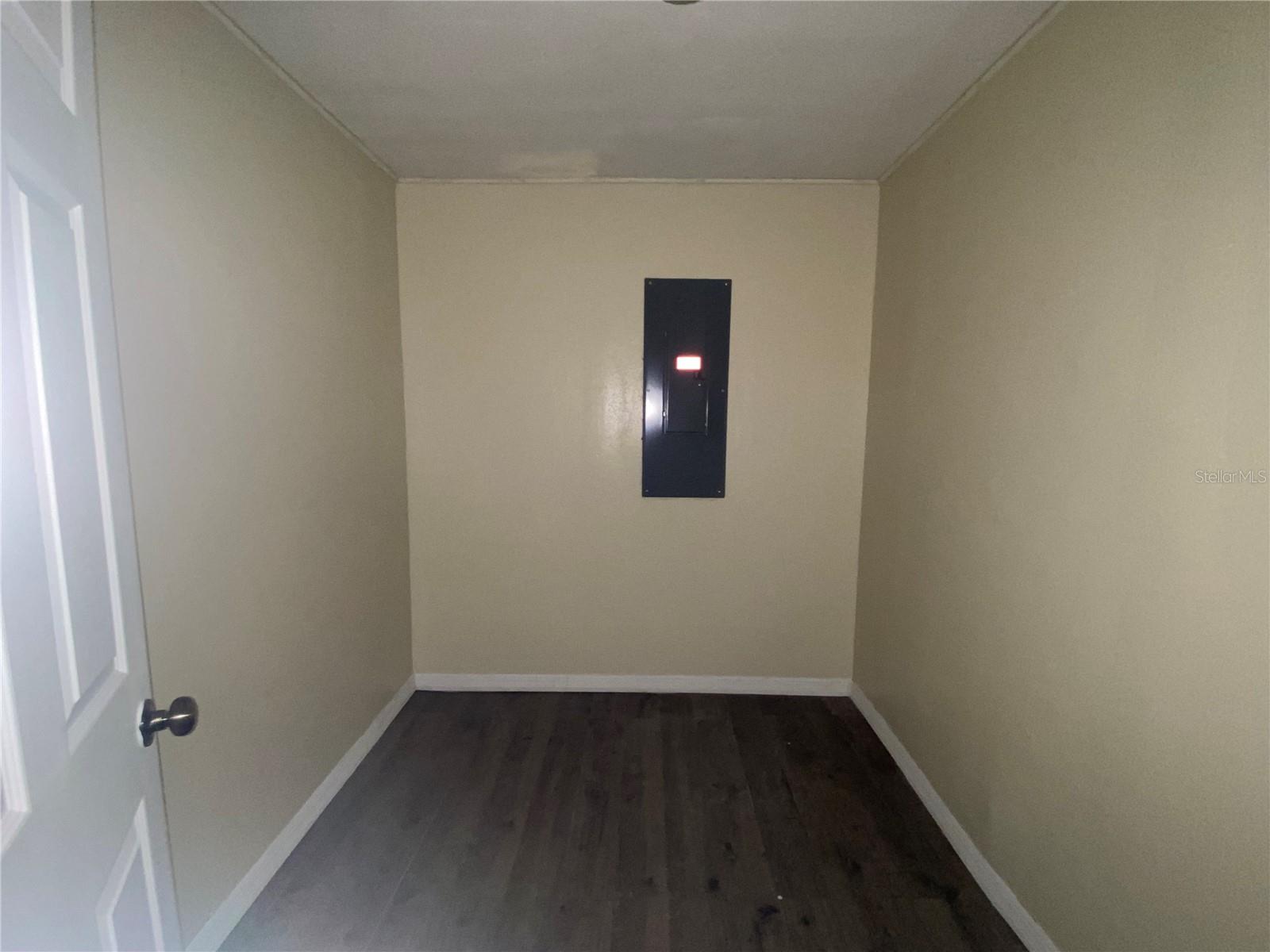 Image 9 of 19 For 124 Elaine Drive