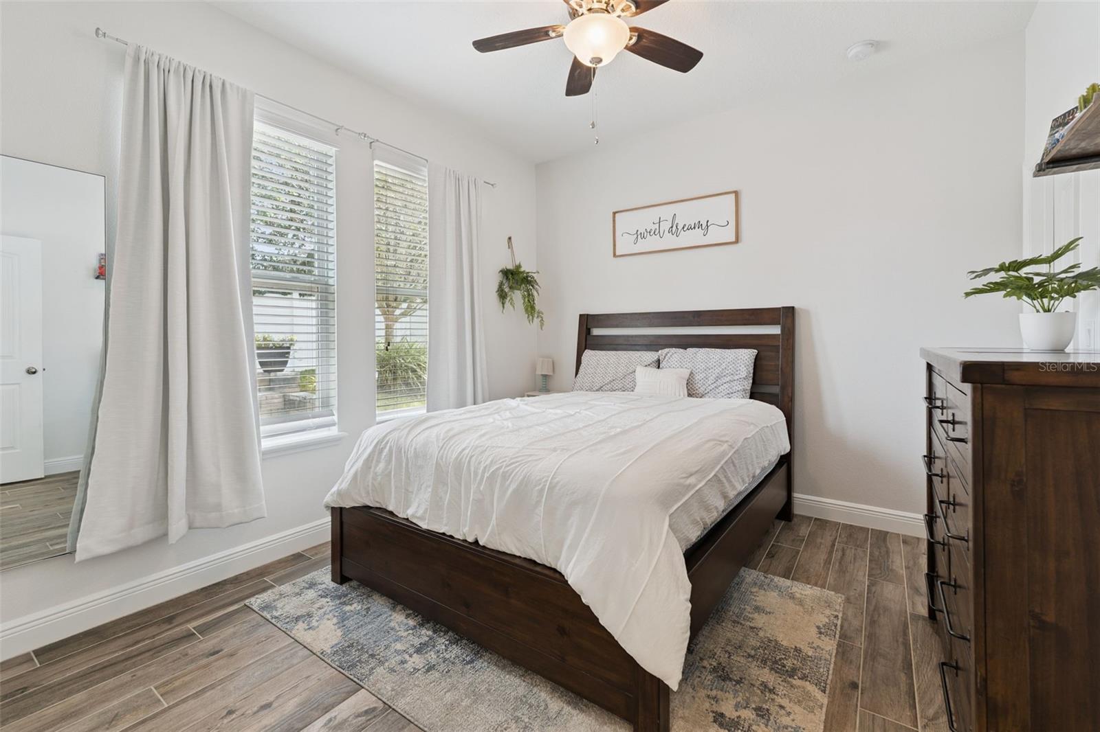 Image 22 of 47 For 117 Magneta Loop