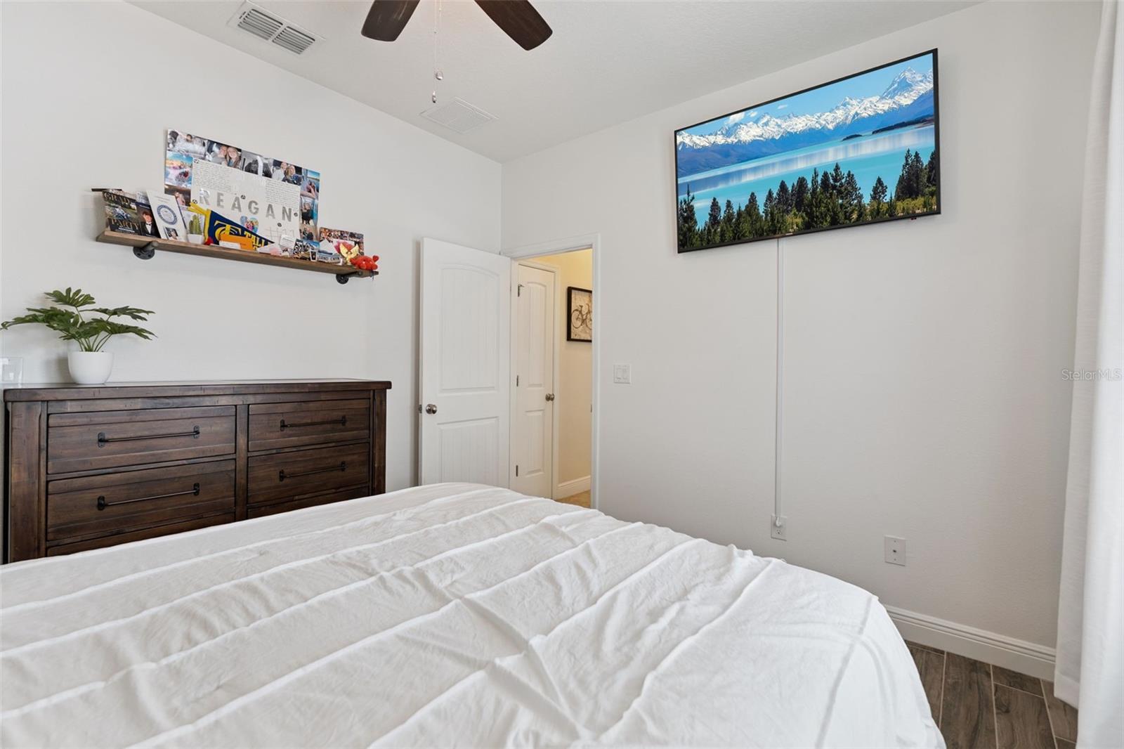 Image 23 of 47 For 117 Magneta Loop