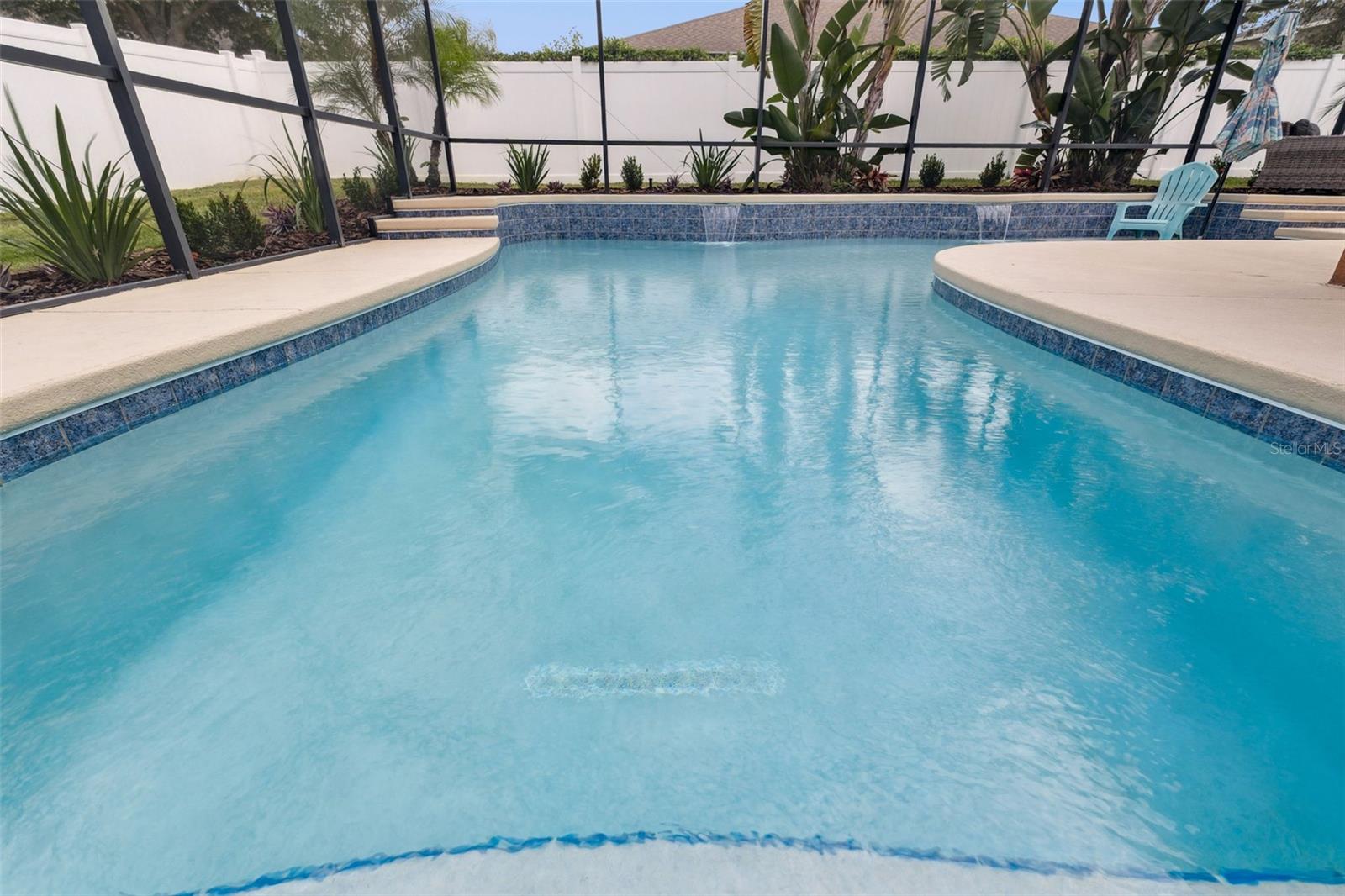 Image 34 of 47 For 117 Magneta Loop