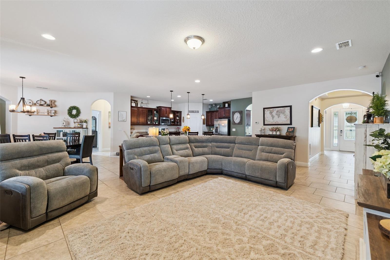 Image 5 of 47 For 117 Magneta Loop